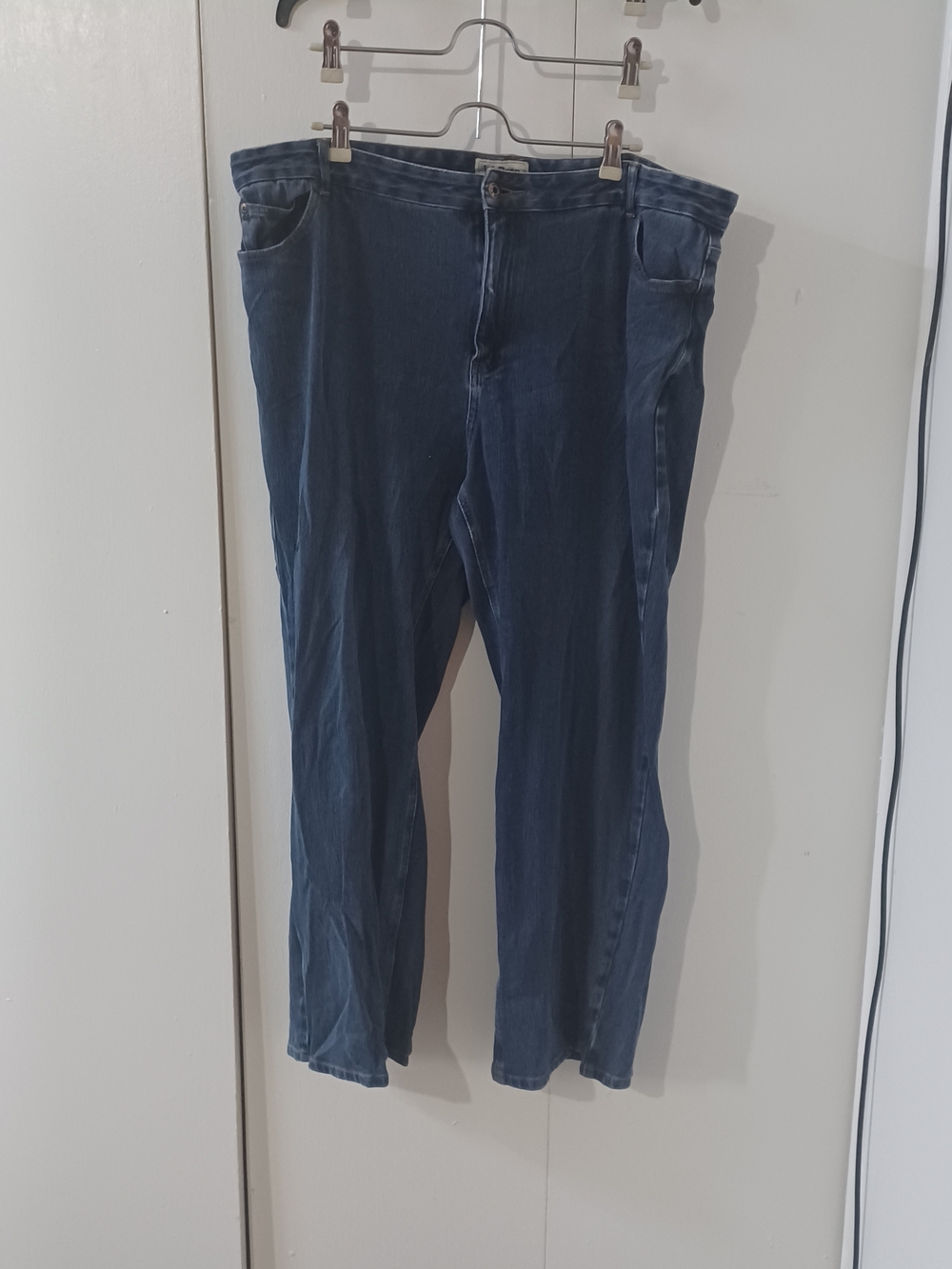 L.L. Bean Women's Straight-Leg Jeans in Dark Blue